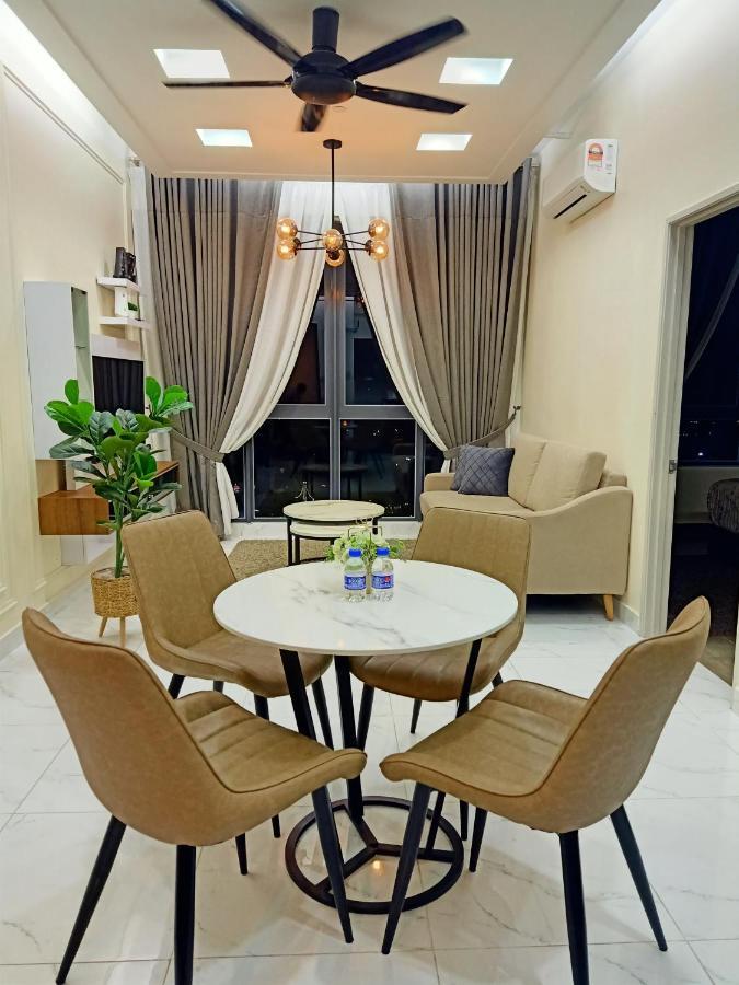 Al Zahra Homestay By Troika Kota Bharu "Stay In Style, Sleep In Comfort" Esterno foto